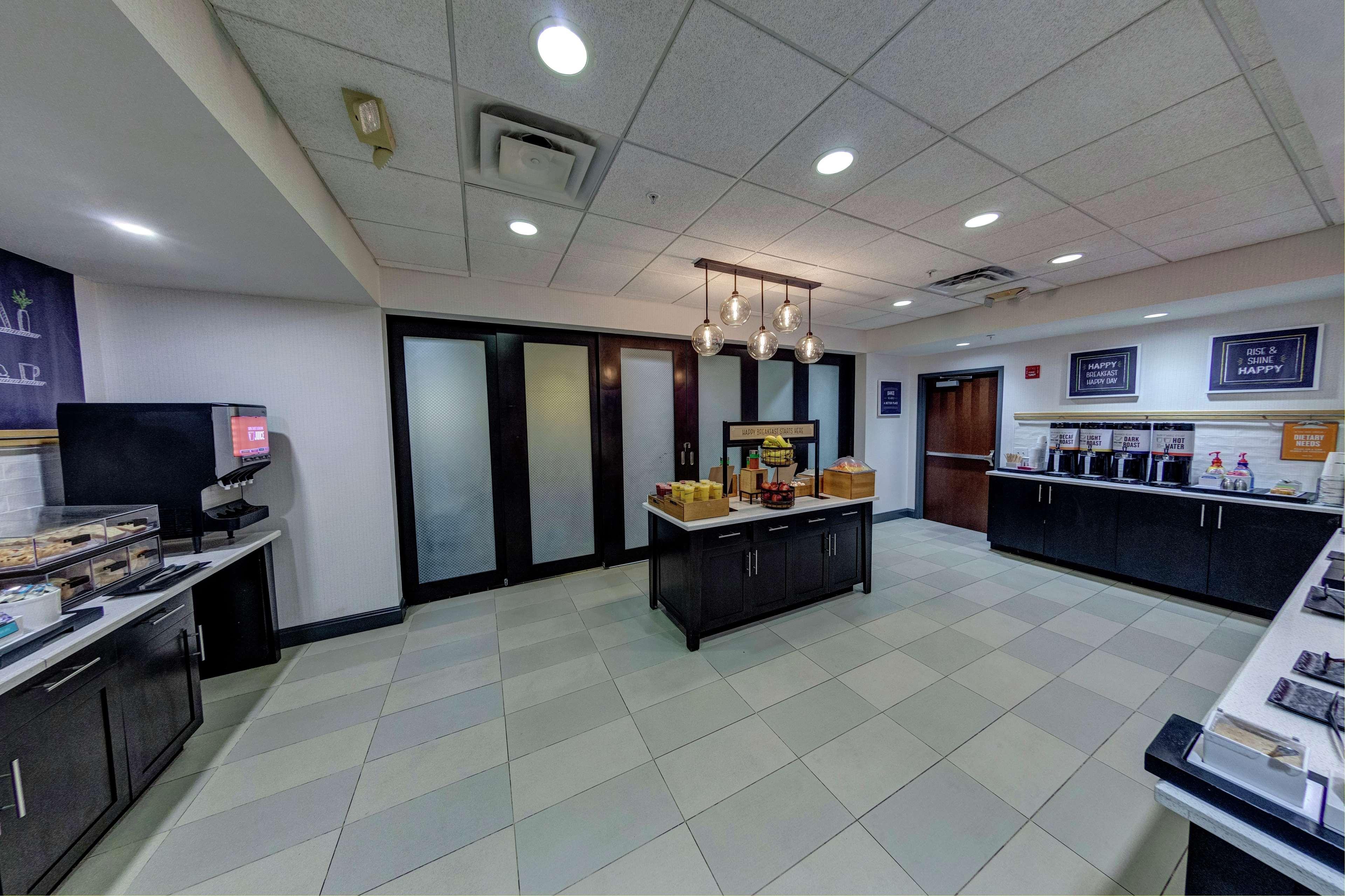 Hampton Inn Neptune Exterior photo